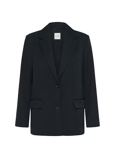 Lilu Blazer in 'Salute'