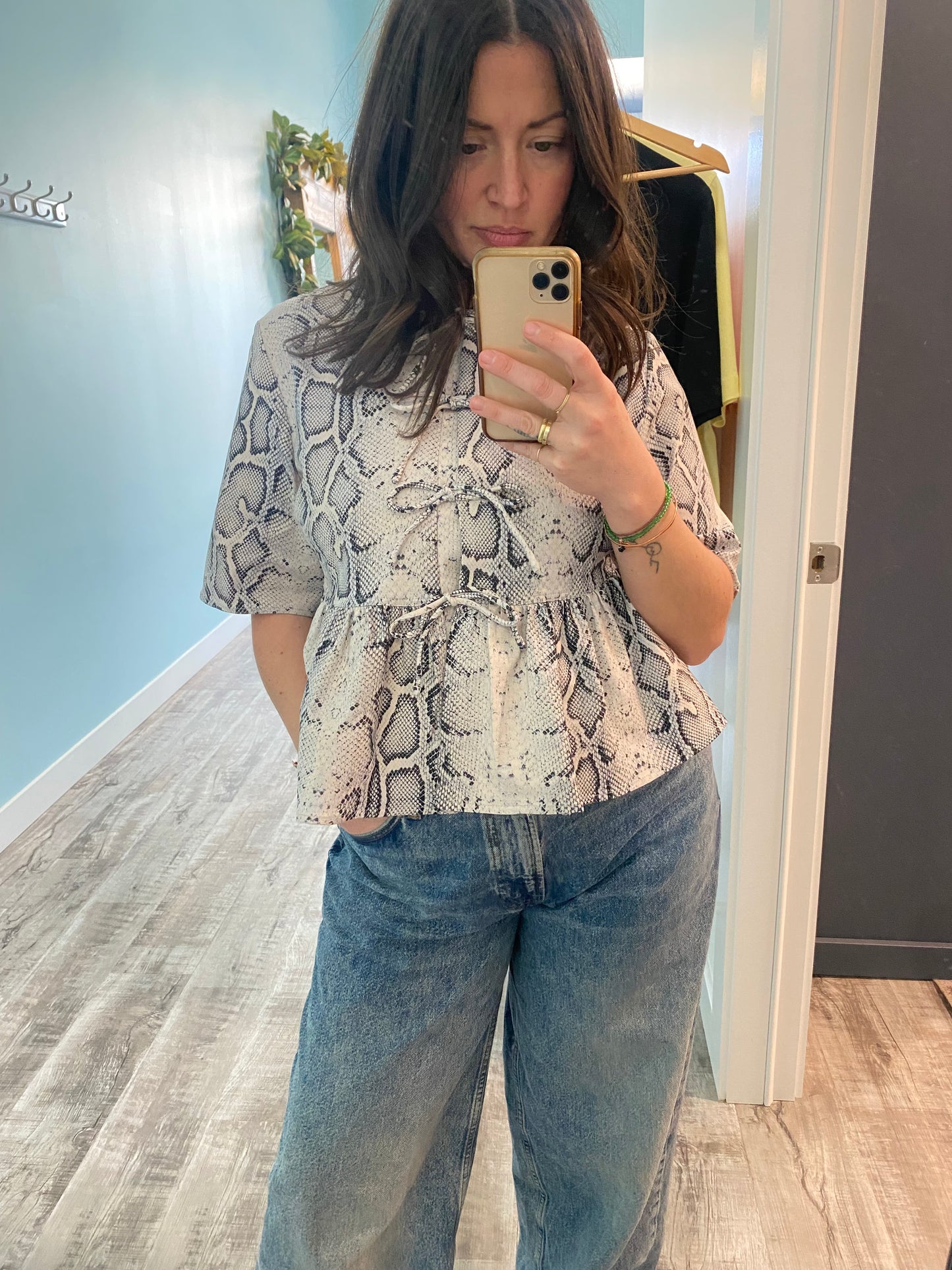 Xala Blouse in Grey Snakeprint