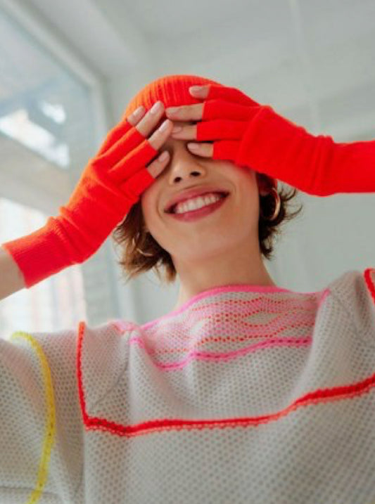 SALE AUTUMN CASHMERE Cashmere Fingerless Gloves in 'Nuclear Pink'