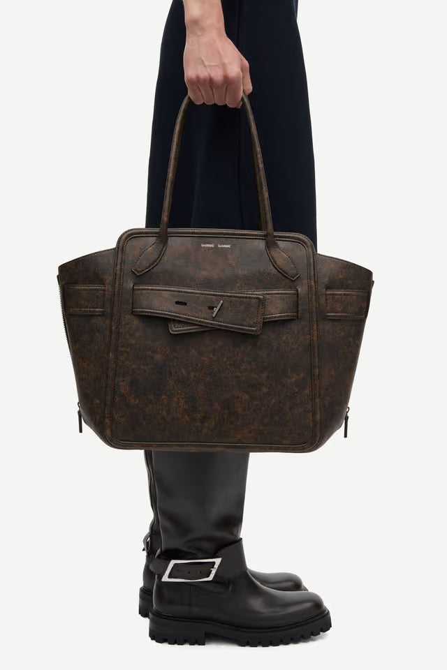 Hero Tote Large in 'Potting Soil'