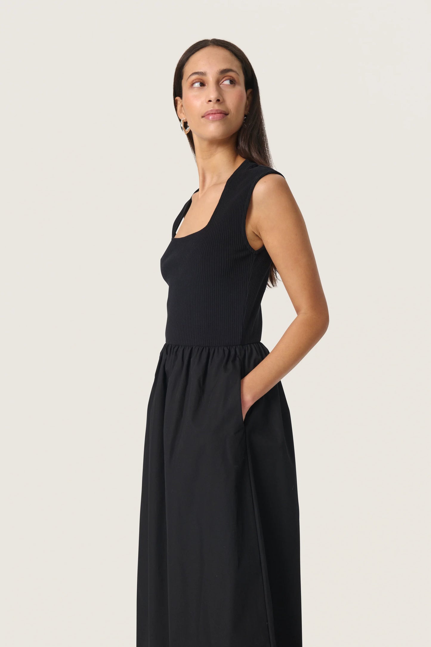 Simone Phoebe Dress in Black