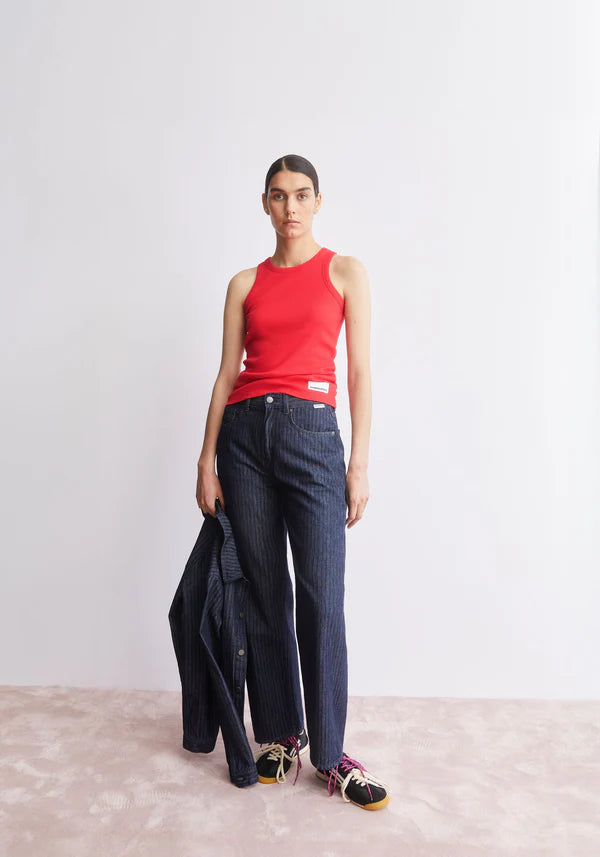 Kanitaa Tank in Mars Red