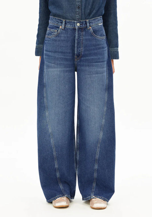 Aalthea Mid Waist Barrel Jean in Fade
