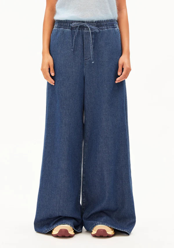 Kelaani Denim Pant in Eau