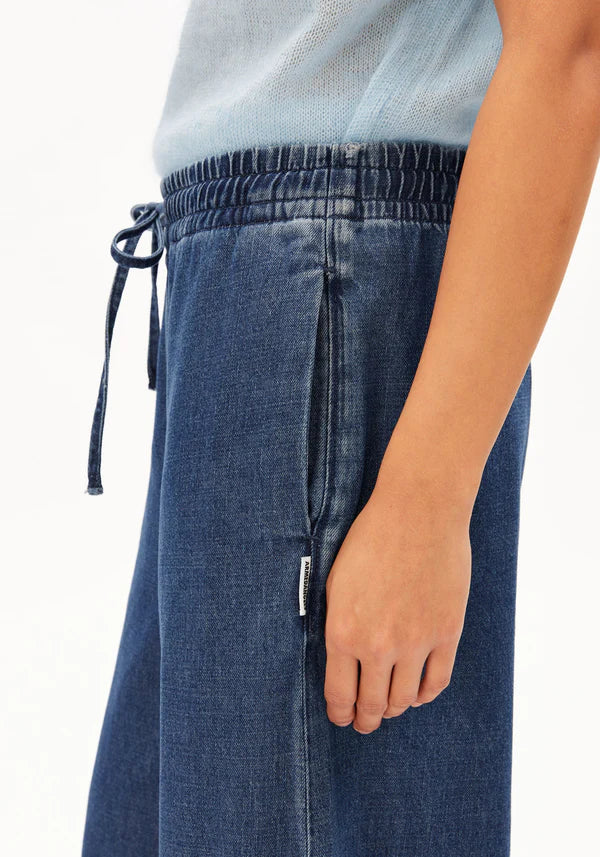 Kelaani Denim Pant in Eau
