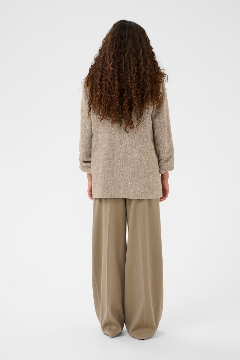 Oleia Blazer in 'Fossil + White'