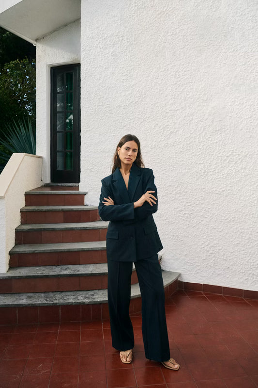 Lilu Blazer in 'Salute'