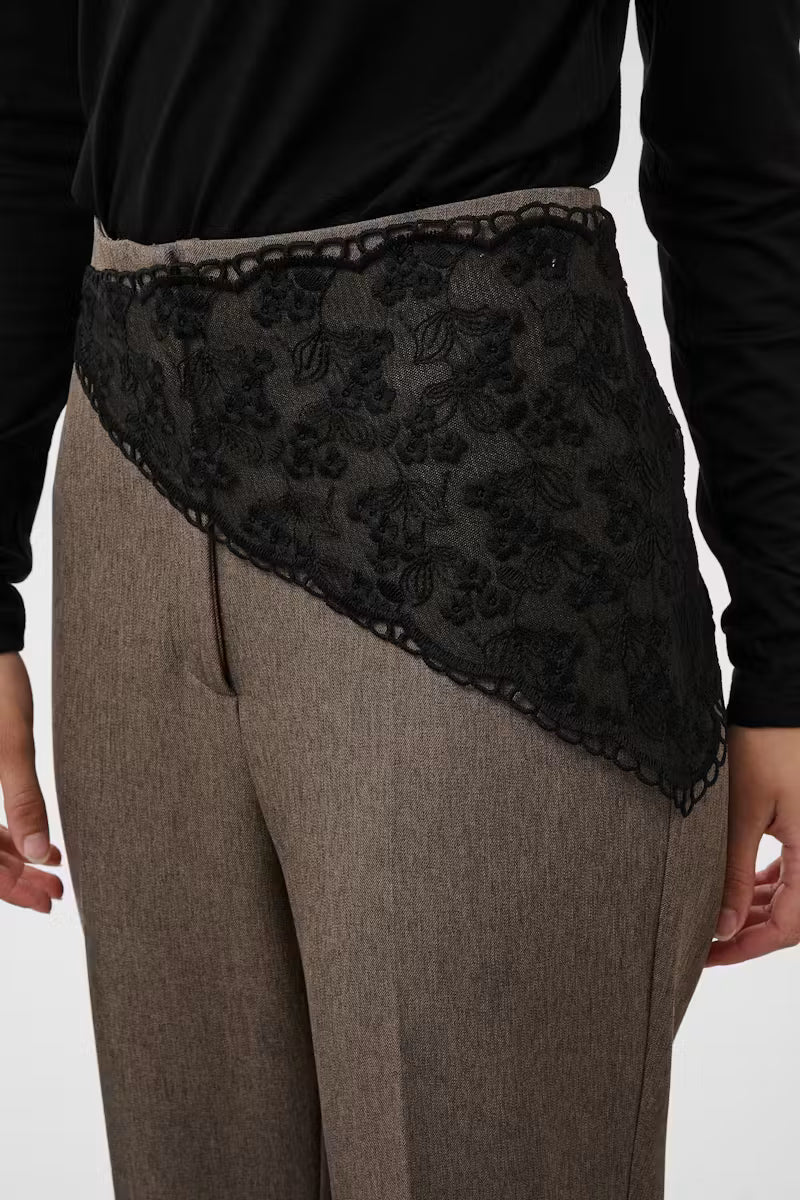 Maldiva Scarf in Black Lace