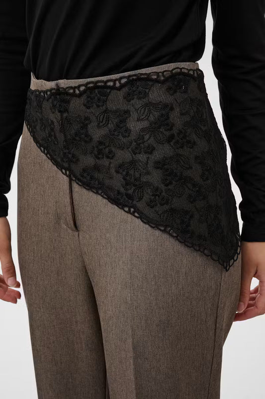Maldiva Scarf in Black Lace