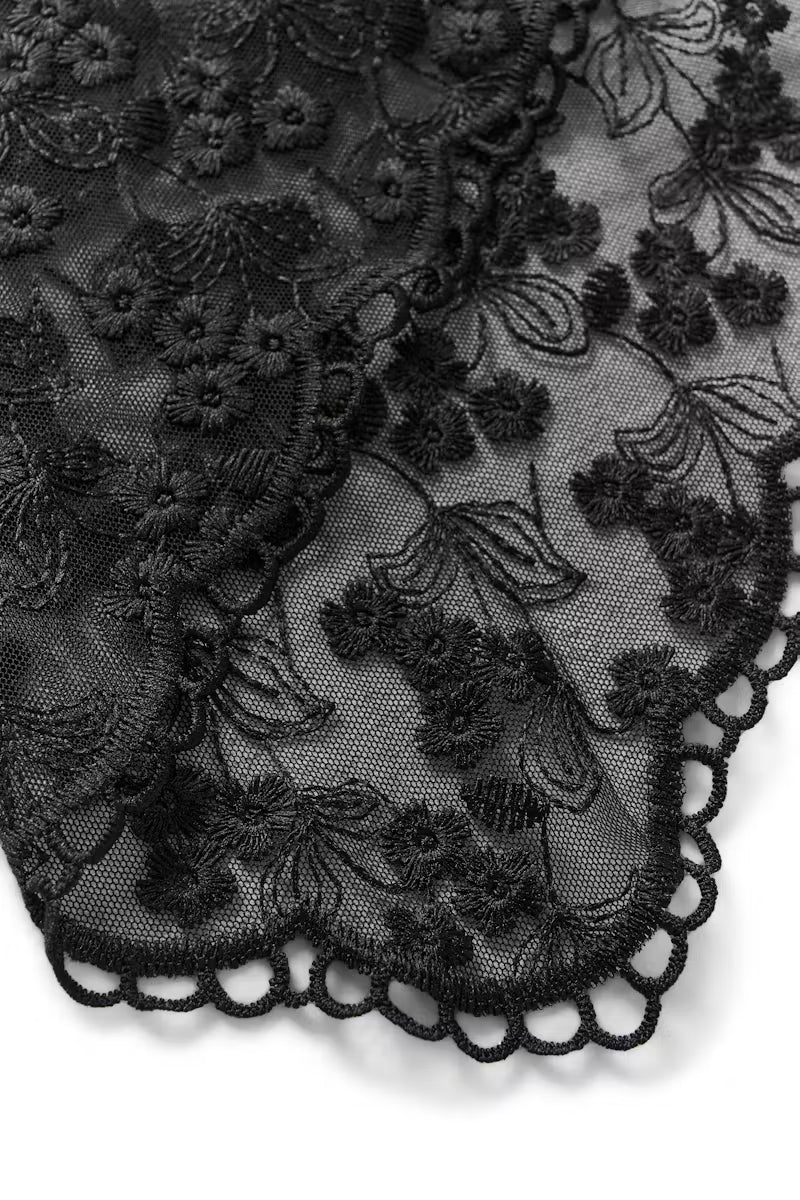 Maldiva Scarf in Black Lace