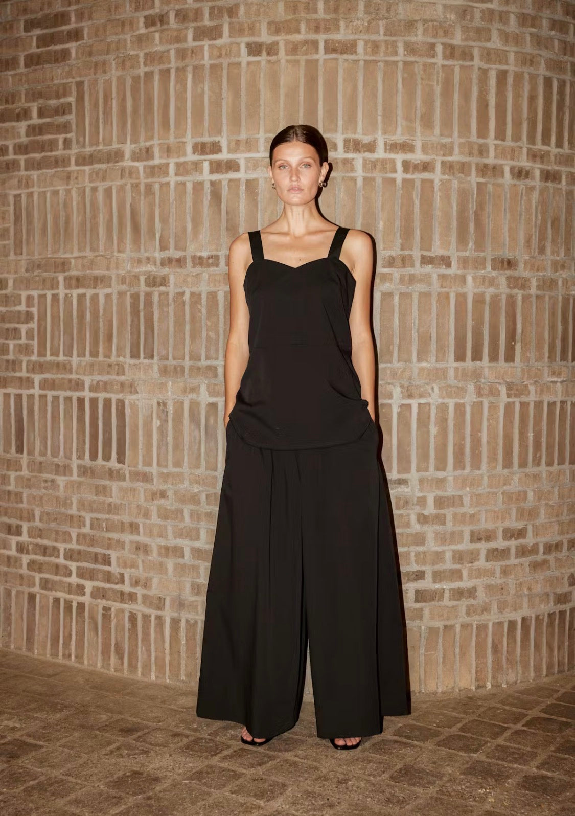Noelle Wide Leg Cotton Trousers in Black