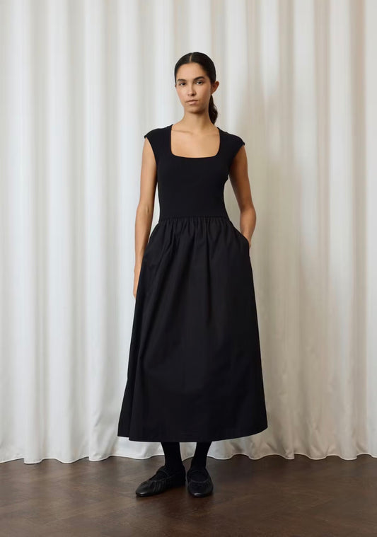 Simone Phoebe Dress in Black