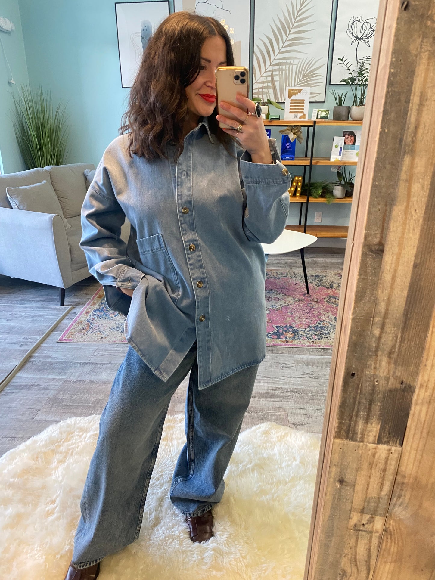 SOAKED IN LUXURY Annabeth Oversized Denim Overshirt