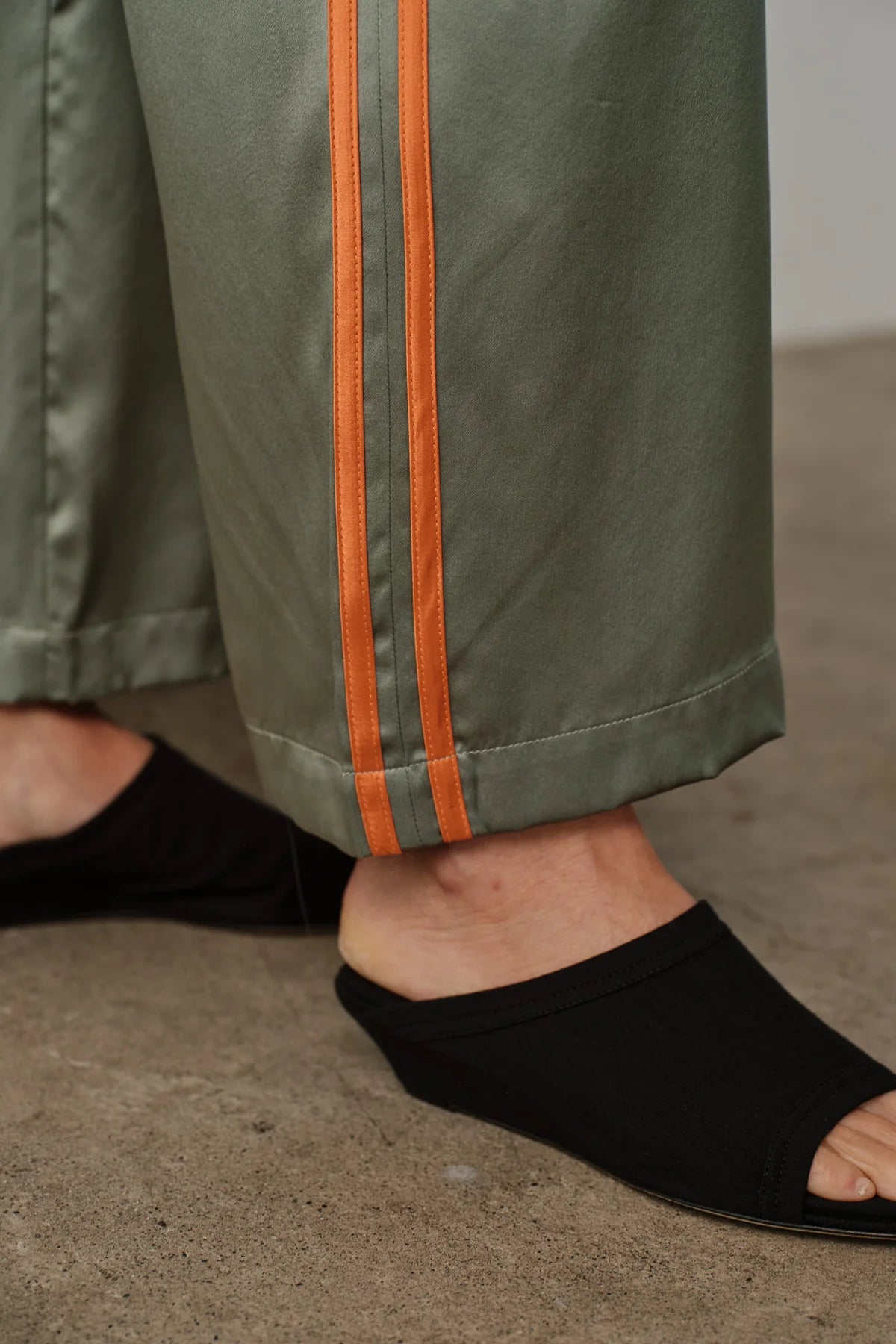 The Silk Stripe Crop Pant in Dill/Apricot