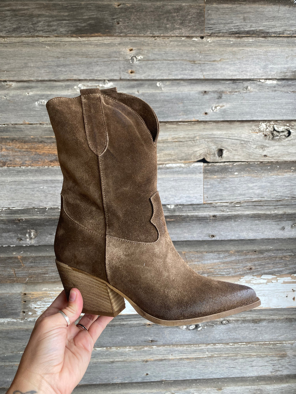 SISTER X SOEUR Zyla Western Boots in Tan Suede