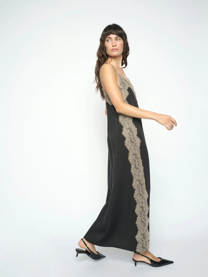 Laurie Annie Dress in Black/Sesame
