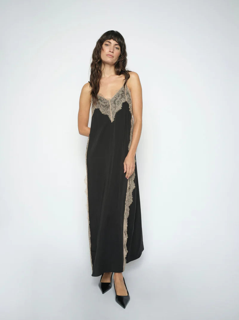 Laurie Annie Dress in Black/Sesame