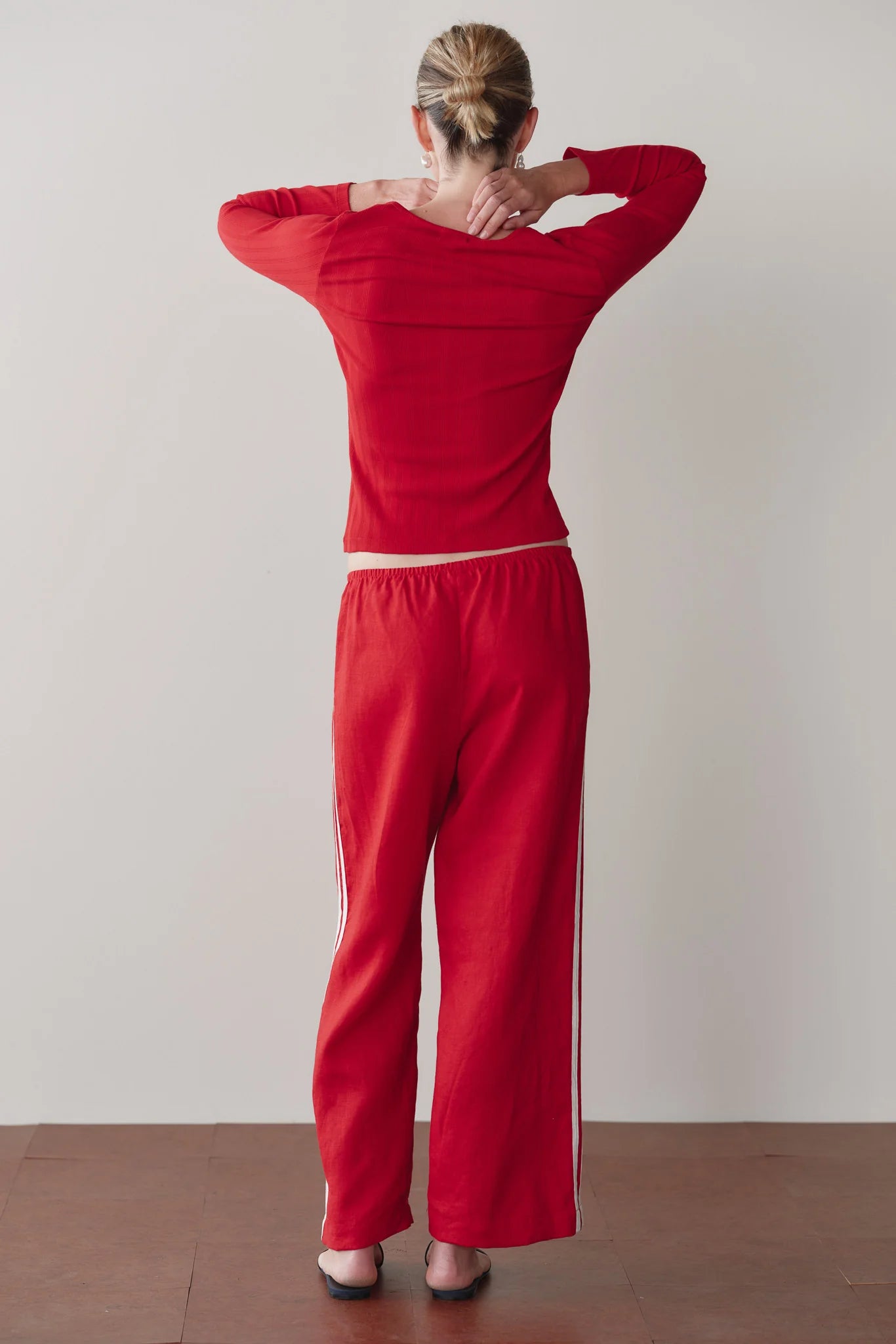 The Linen Crop Stripe Pant in Bell Pepper