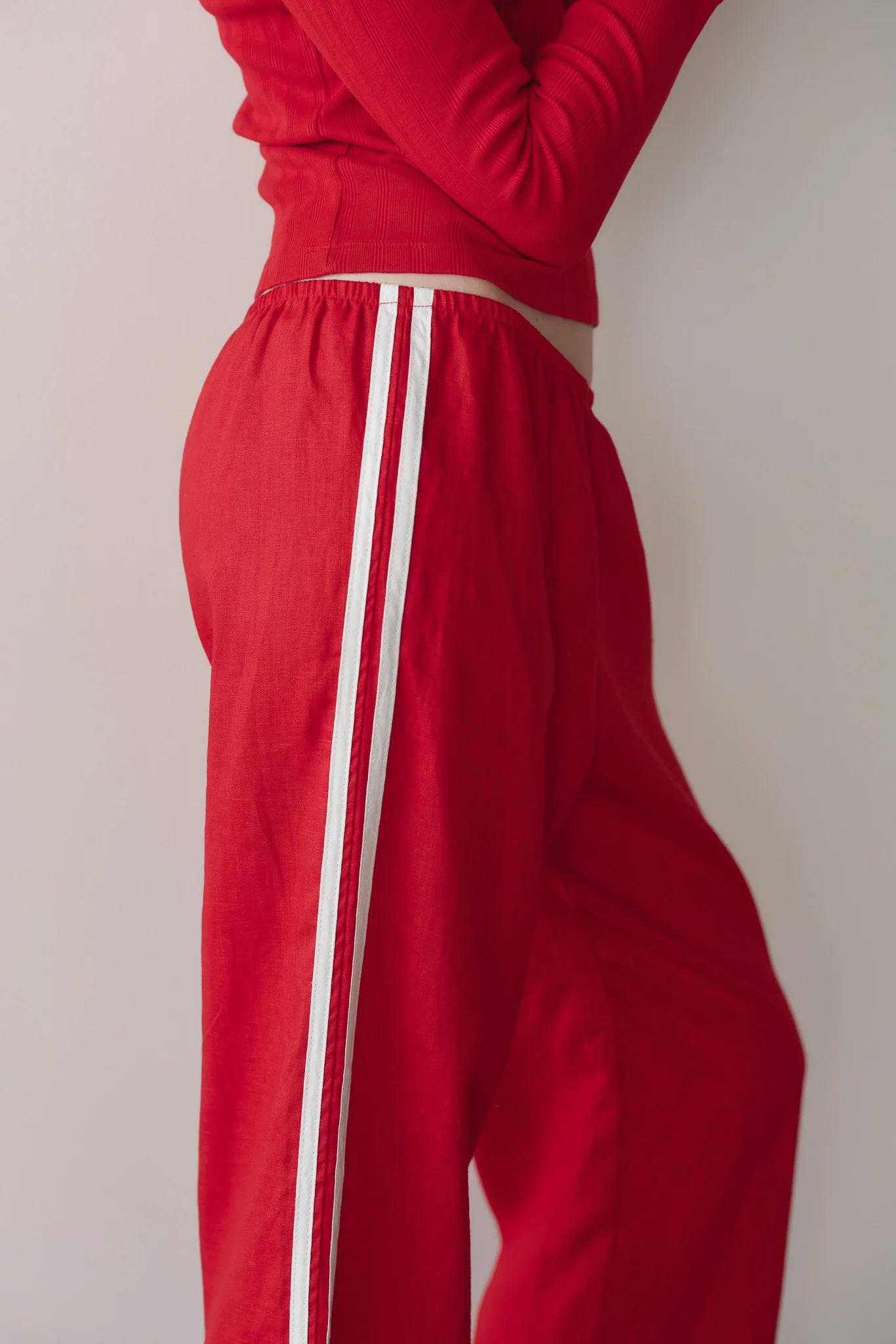 The Linen Crop Stripe Pant in Bell Pepper